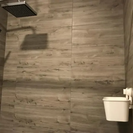 Pequeno Con Mini Piscina - No Climatizada 公寓