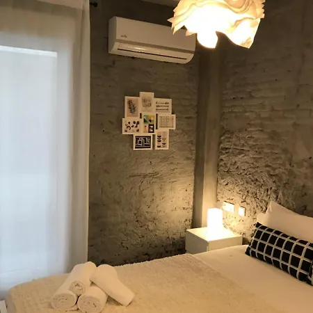 Pequeno Con Mini Piscina - No Climatizada Apartment