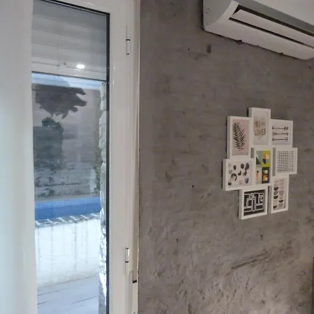 Apartment Pequeno Con Mini Piscina - No Climatizada *