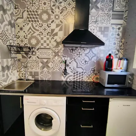 Pequeno Con Mini Piscina - No Climatizada 公寓