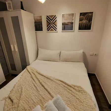 Apartment Pequeno Con Mini Piscina - No Climatizada *