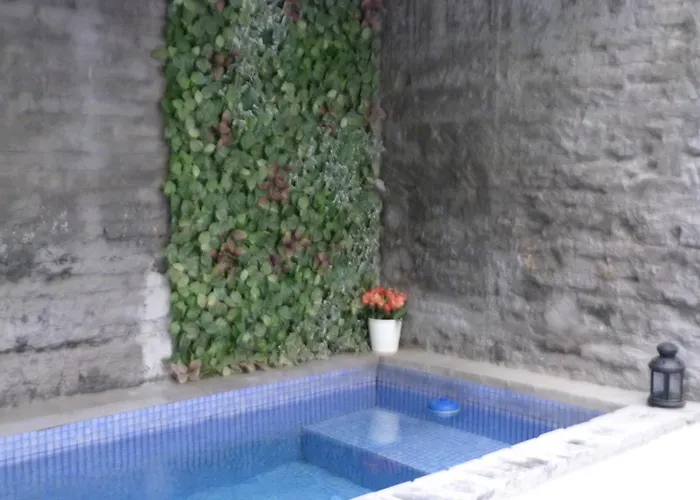 Pequeno Con Mini Piscina - No Climatizada *