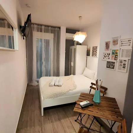 Pequeno Con Mini Piscina - No Climatizada Valencia